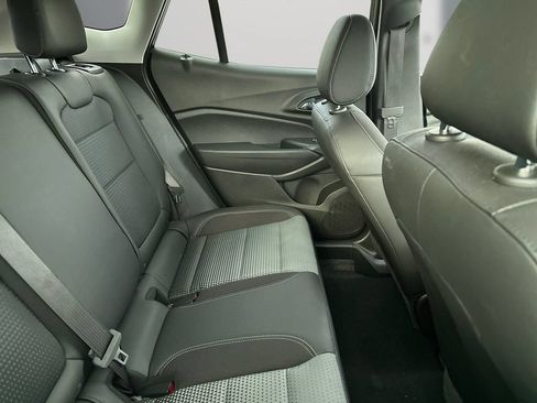 Used 2026 Chevrolet Trax LT FWD image 12