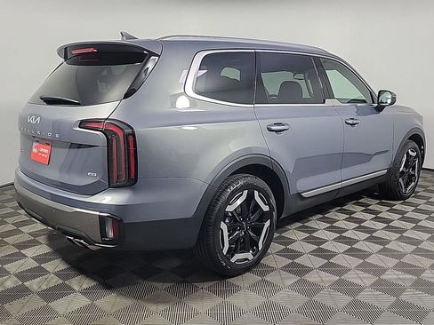 Used 2025 Kia Telluride EX w/ EX Captain's Chair Package AWD/4WD image 4