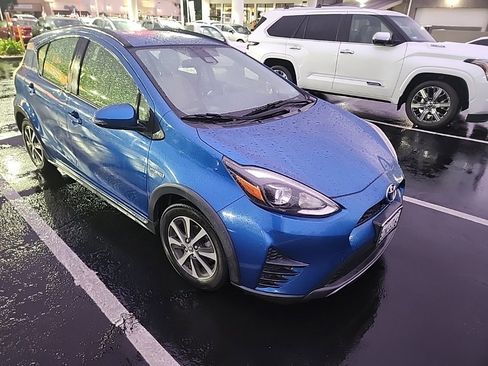 Used 2018 Toyota Prius C Three image 7