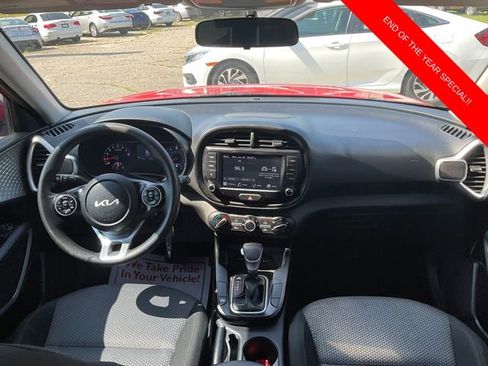 Used 2022 Kia Soul LX image 15