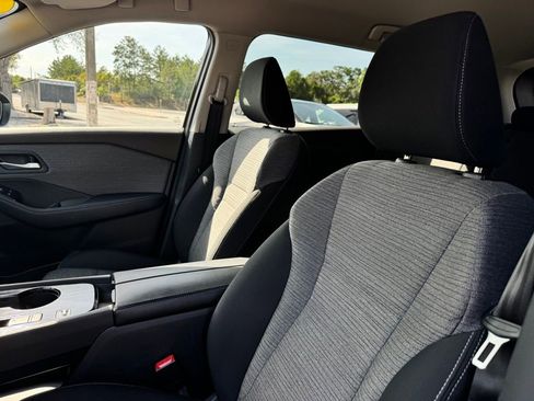 Used 2023 Nissan Rogue SV FWD image 31