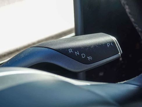 Used 2025 Tesla Model Y Long Range image 15