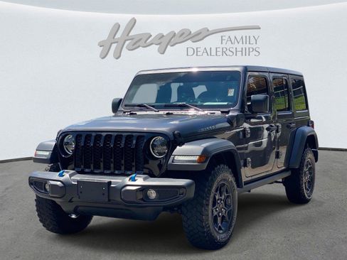 Used 2023 Jeep Wrangler Unlimited w/ Cold Weather Group AWD/4WD image 9