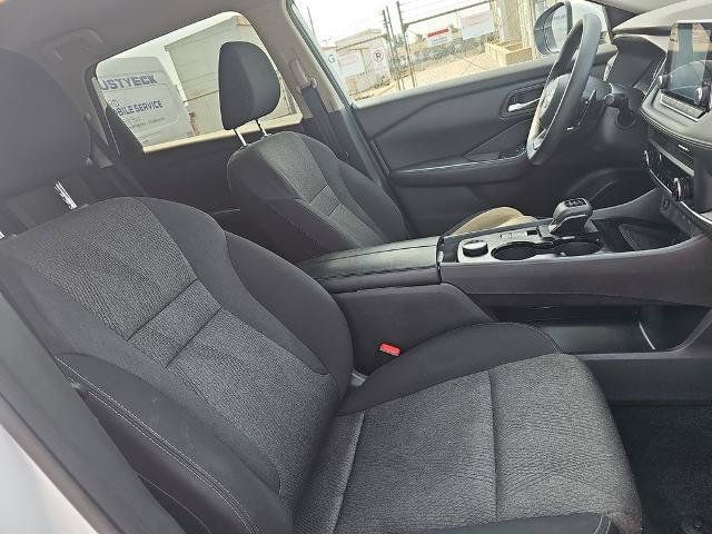 Used 2024 Nissan Rogue SV AWD/4WD image 10