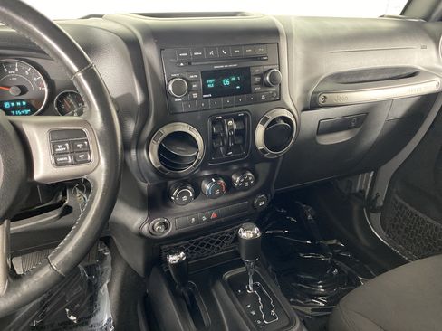 Used 2016 Jeep Wrangler Unlimited Sport AWD/4WD image 23