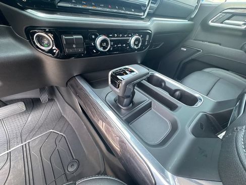 Used 2026 Chevrolet Silverado 1500 LTZ w/ LTZ Premium Package AWD/4WD image 32