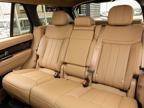 Used 2025 Land Rover Range Rover SE image 27