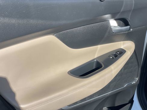 Used 2020 Hyundai Santa Fe Limited image 23