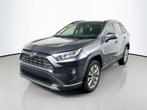 Used 2019 Toyota RAV4 Limited image 10