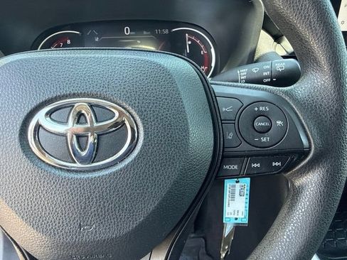 Used 2023 Toyota RAV4 LE AWD/4WD image 38