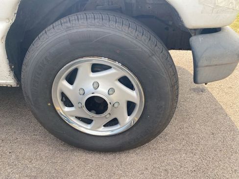 Used 2003 Ford E-250 and Econoline 250 image 3