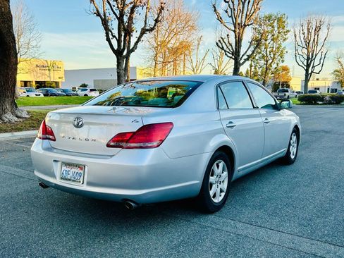 Used 2008 Toyota Avalon XL image 3