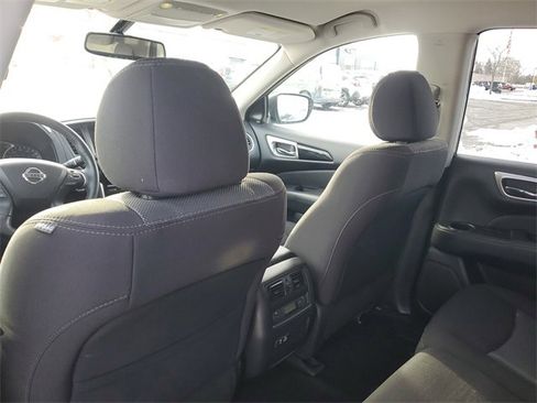 Used 2020 Nissan Pathfinder SV image 10