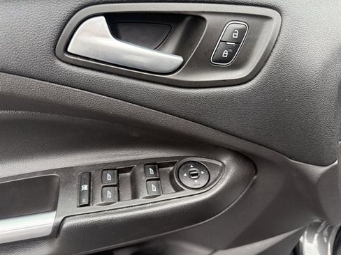 Used 2018 Ford Escape SEL image 9