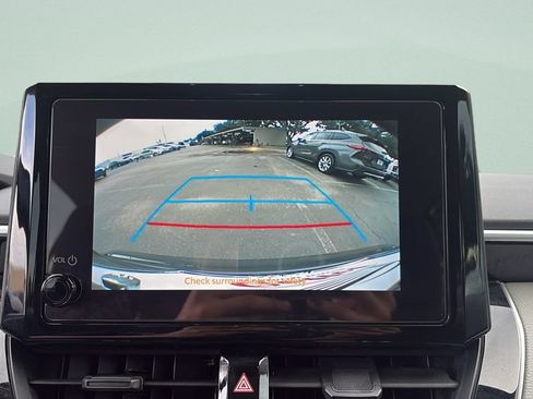 Used 2025 Toyota Corolla LE FWD image 18