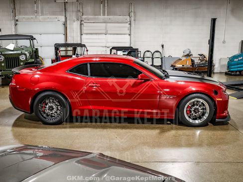 Used 2015 Chevrolet Camaro SS w/ SS Performance Package RWD image 10