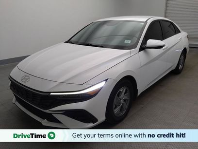 Used 2025 Hyundai Elantra SE