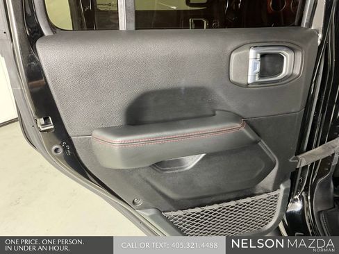 Used 2021 Jeep Gladiator Rubicon AWD/4WD image 17