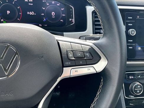Used 2023 Volkswagen Atlas SE w/ Panoramic Sunroof Package FWD image 12
