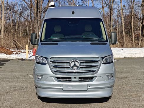 Used 2020 Mercedes-Benz Sprinter 3500 w/ Windows All Around Package image 9
