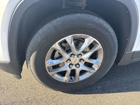 Used 2019 Chevrolet Traverse LT image 9