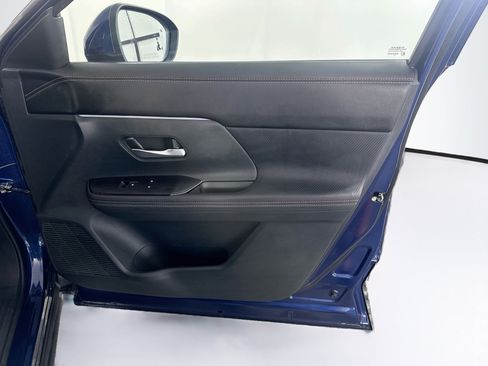 Used 2025 Nissan Kicks SR FWD image 30