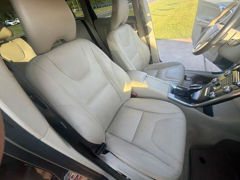 Used 2016 Volvo XC60 T5 Premier w/ Protection Package FWD image 30