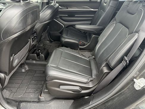 Used 2022 Jeep Grand Cherokee L Limited w/ Luxury Tech Group II image 23