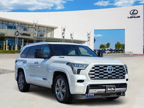 Used 2024 Toyota Sequoia Capstone image 2