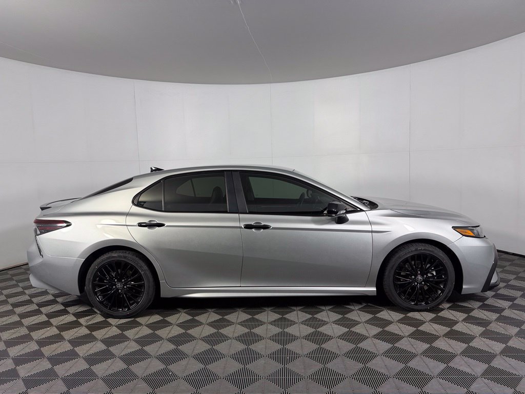 Used 2021 Toyota Camry SE w/ Carpet Mat Package (TMS) FWD image 8