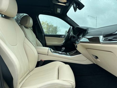 Used 2022 BMW X5 xDrive40i w/ Premium Package image 44