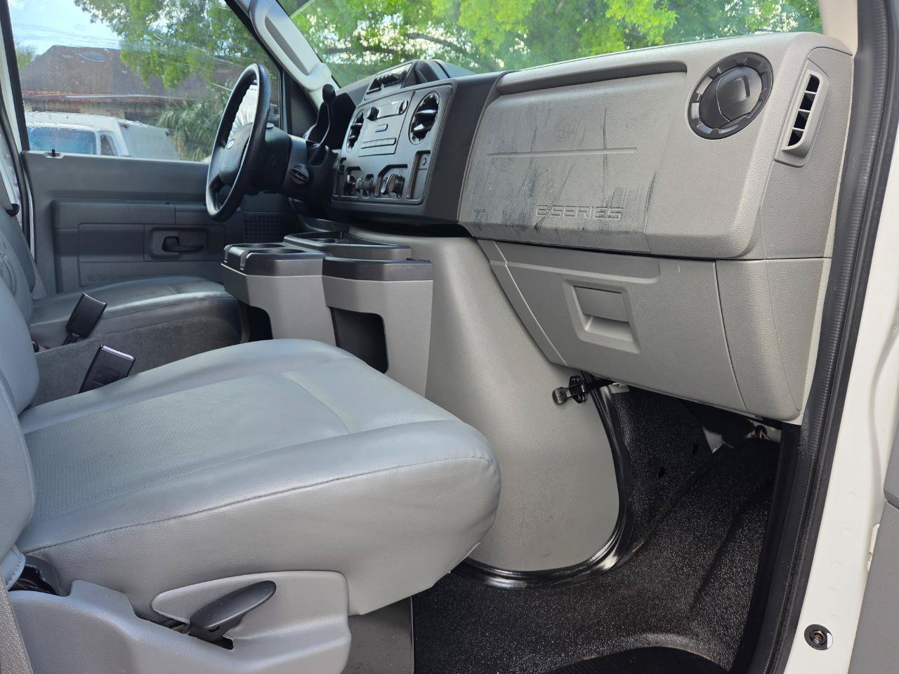 Used 2011 Ford E-350 and Econoline 350 Super Duty w/ PWR Locks & Windows Group RWD image 19