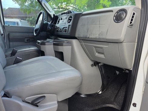 Used 2011 Ford E-350 and Econoline 350 Super Duty w/ PWR Locks & Windows Group image 19