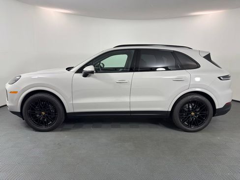 Certified 2024 Porsche Cayenne AWD/4WD image 2