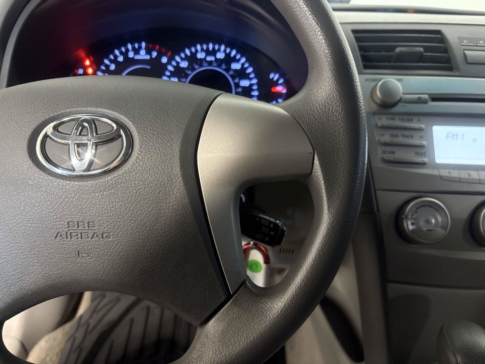 Used 2011 Toyota Camry LE FWD image 22
