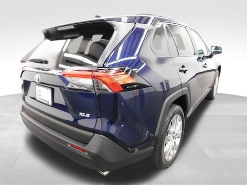 Used 2023 Toyota RAV4 XLE Premium image 11