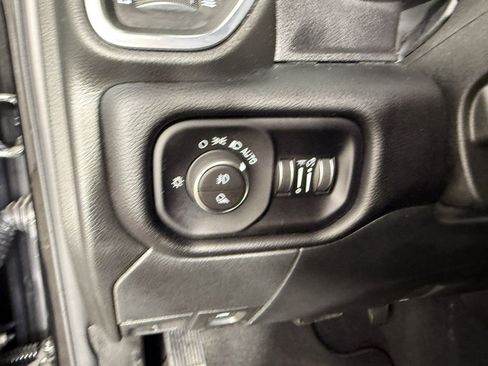 Used 2026 RAM 2500 Laramie AWD/4WD image 22