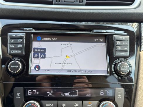 Used 2015 Nissan Rogue SL image 5