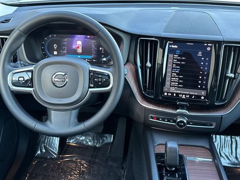 Used 2023 Volvo XC60 B5 Plus w/ Protection Package Premier image 15
