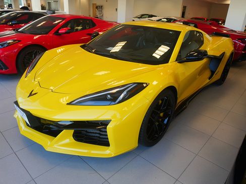 Used 2025 Chevrolet Corvette Z06 w/ Stealth Interior Trim Package RWD image 2