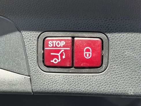 Used 2021 Mercedes-Benz GLC 300 4MATIC Coupe image 24