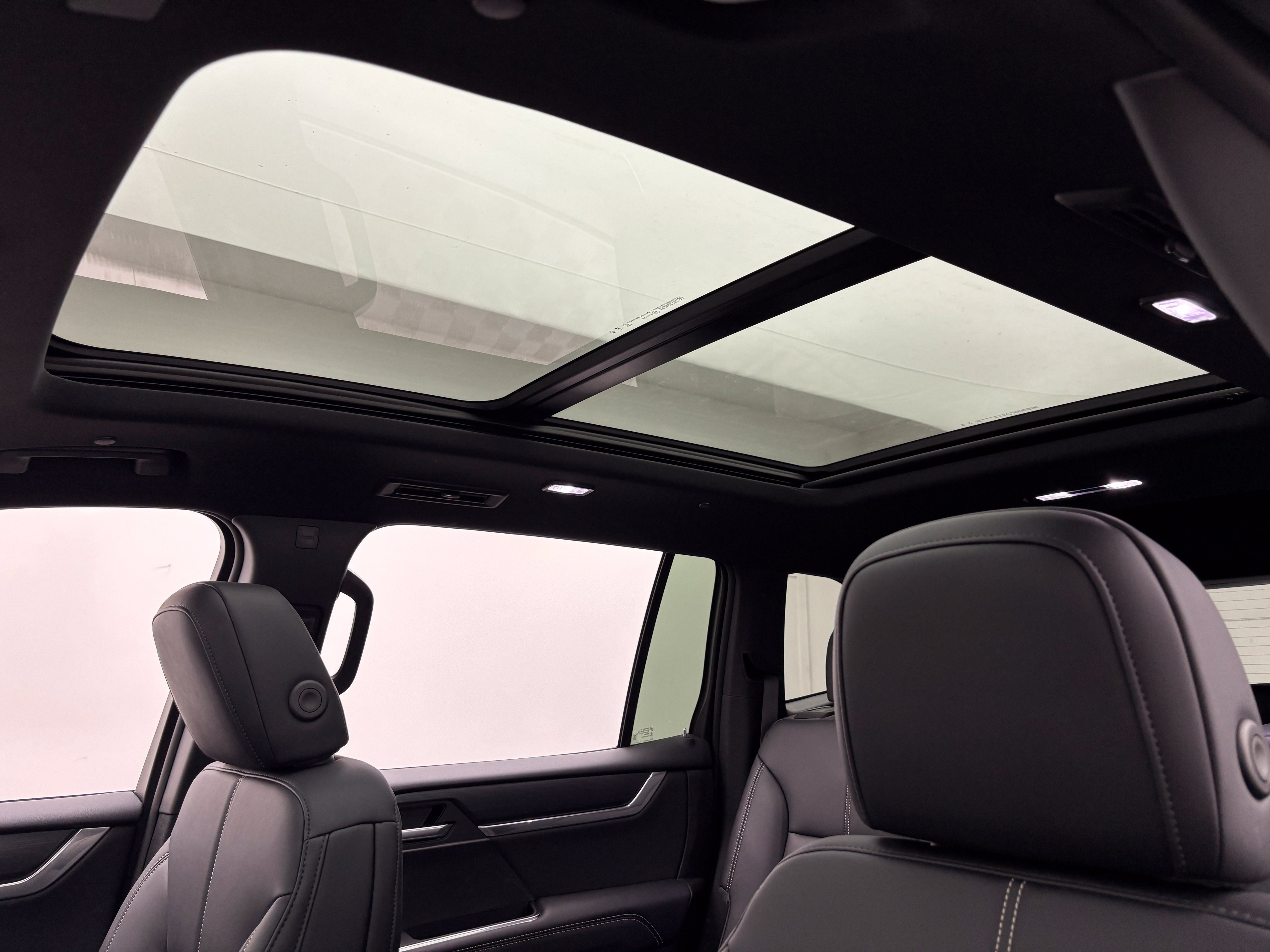New 2027 GMC Acadia Elevation w/ Black Edition AWD/4WD image 5
