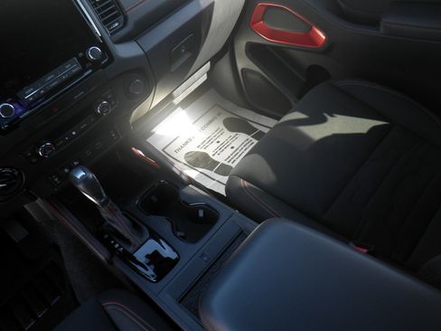 Used 2022 Nissan Frontier PRO-4X image 21