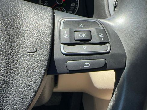 Used 2016 Volkswagen Tiguan S image 40