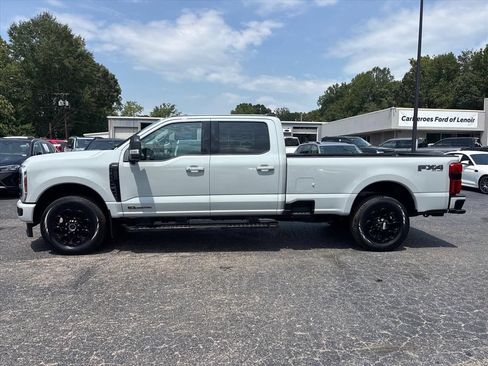 Used 2025 Ford F250 Lariat w/ Black Appearance Package AWD/4WD image 4