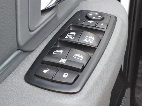 Used 2017 RAM 1500 Big Horn image 12