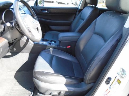 Used 2017 Subaru Outback 3.6R Limited AWD/4WD image 9