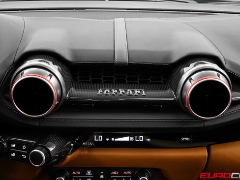 Used 2020 Ferrari 812 Superfast RWD image 34