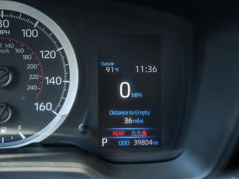 Used 2022 Toyota Corolla Cross LE AWD/4WD image 35