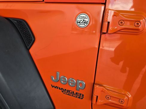 Used 2019 Jeep Wrangler Sport AWD/4WD image 25